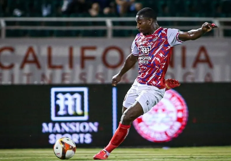 Cheick Timité đến việt nam