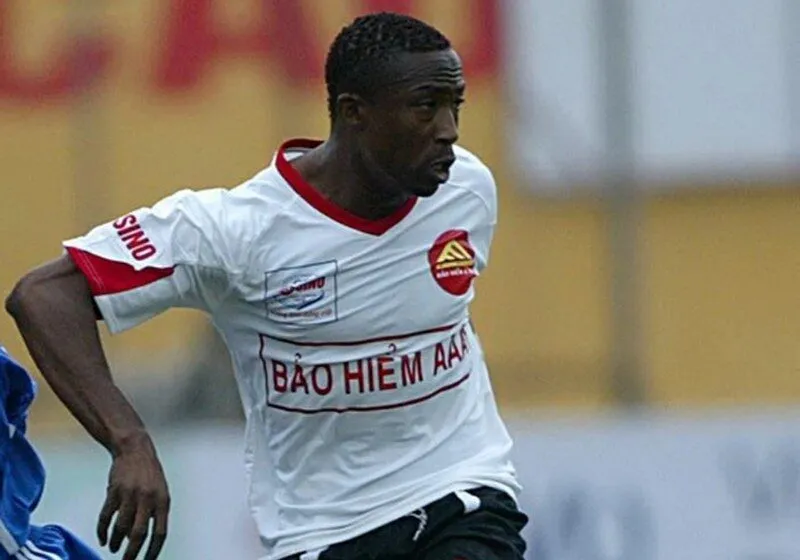 Đinh Hoàng Max câu lạc bộ