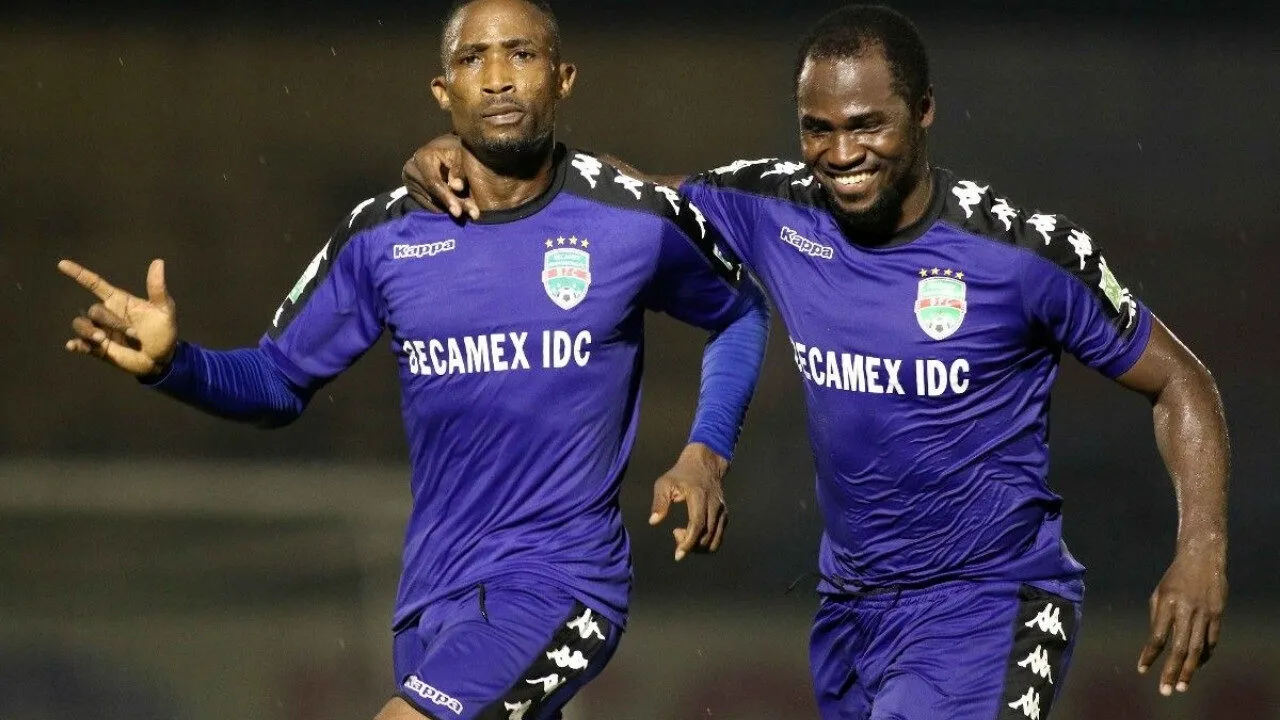 Đinh Hoàng Max là ai