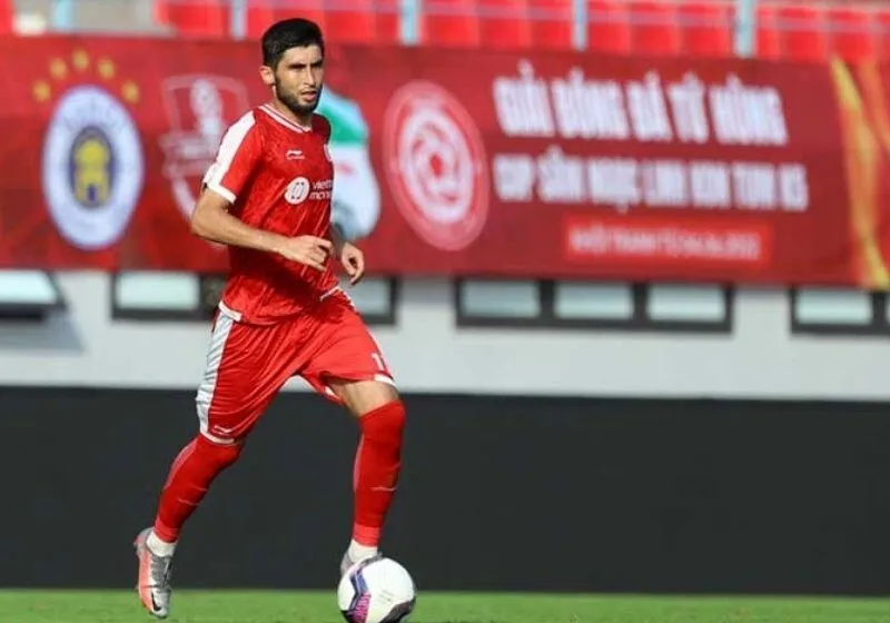 Jahongir Abdumominov giúp tuyến giữa CLB ổn định hơn