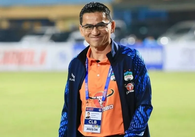 Sự nghiệp Kiatisuk Senamuang