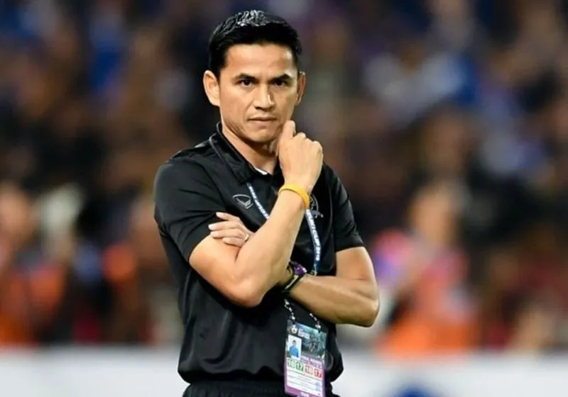 huấn luyện viên Kiatisuk Senamuang