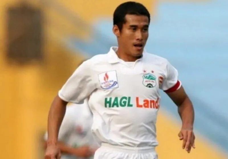 Nirut Surasiang thi đấu tại V-League