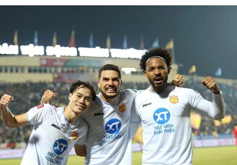 Hướng ra sân chơi lớn hơn