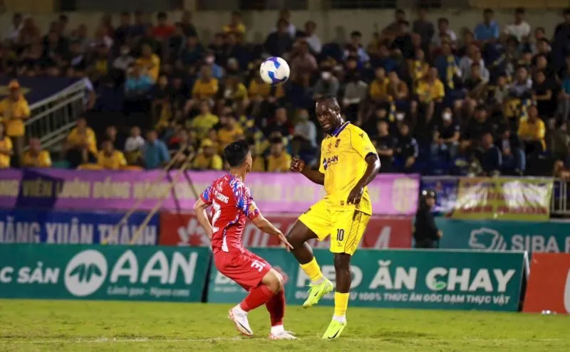 CATPHCM lội ngược dòng trước SLNA